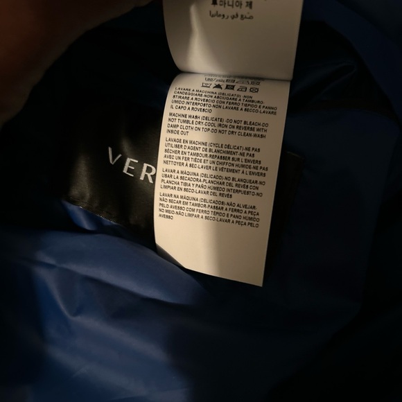 BNWT, Men’s Versace bubble vest, Size L - Picture 13 of 15